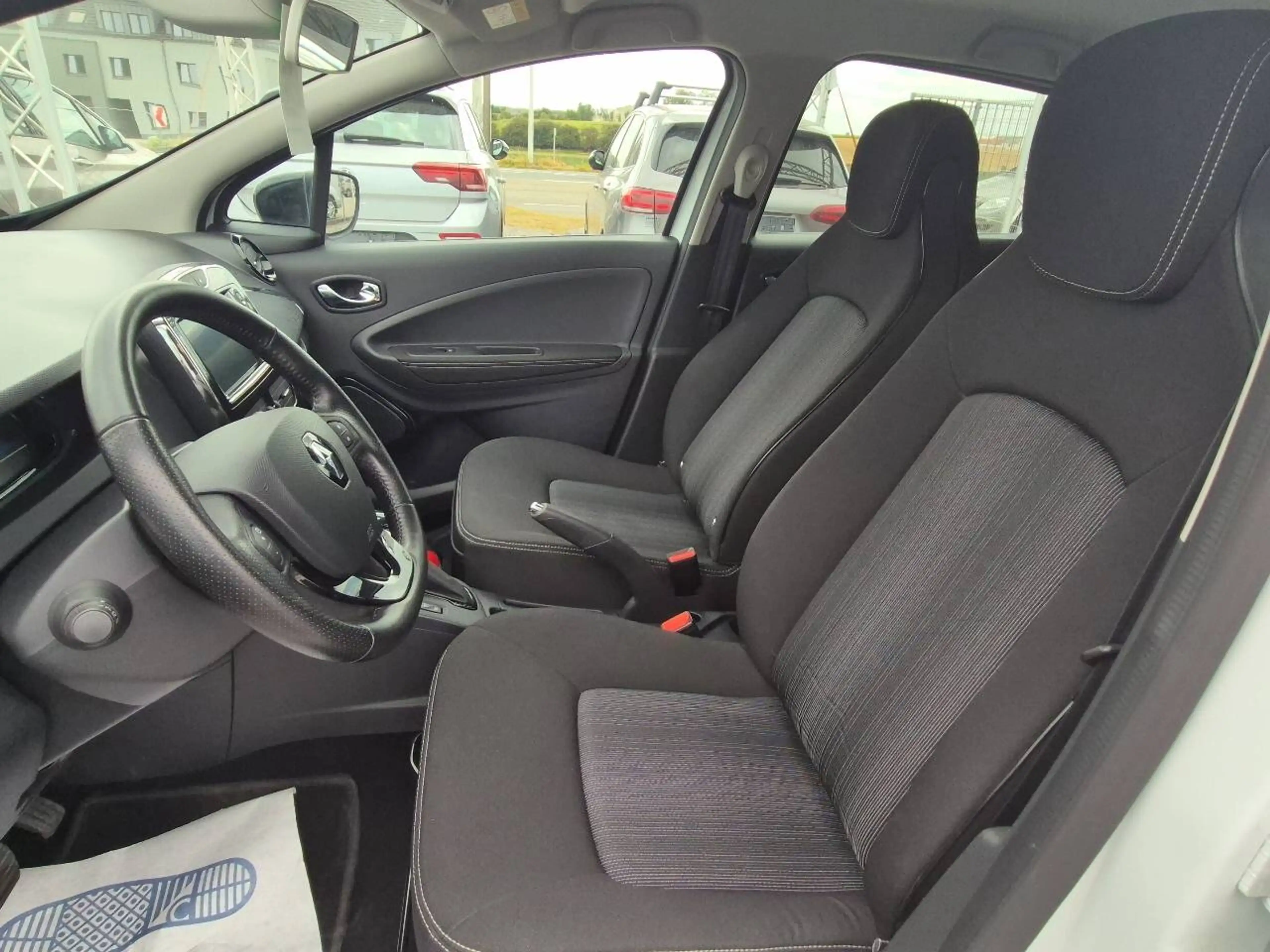 Renault ZOE Zoe 52 kWh R110 Life ZE50 B-rent — photo 5