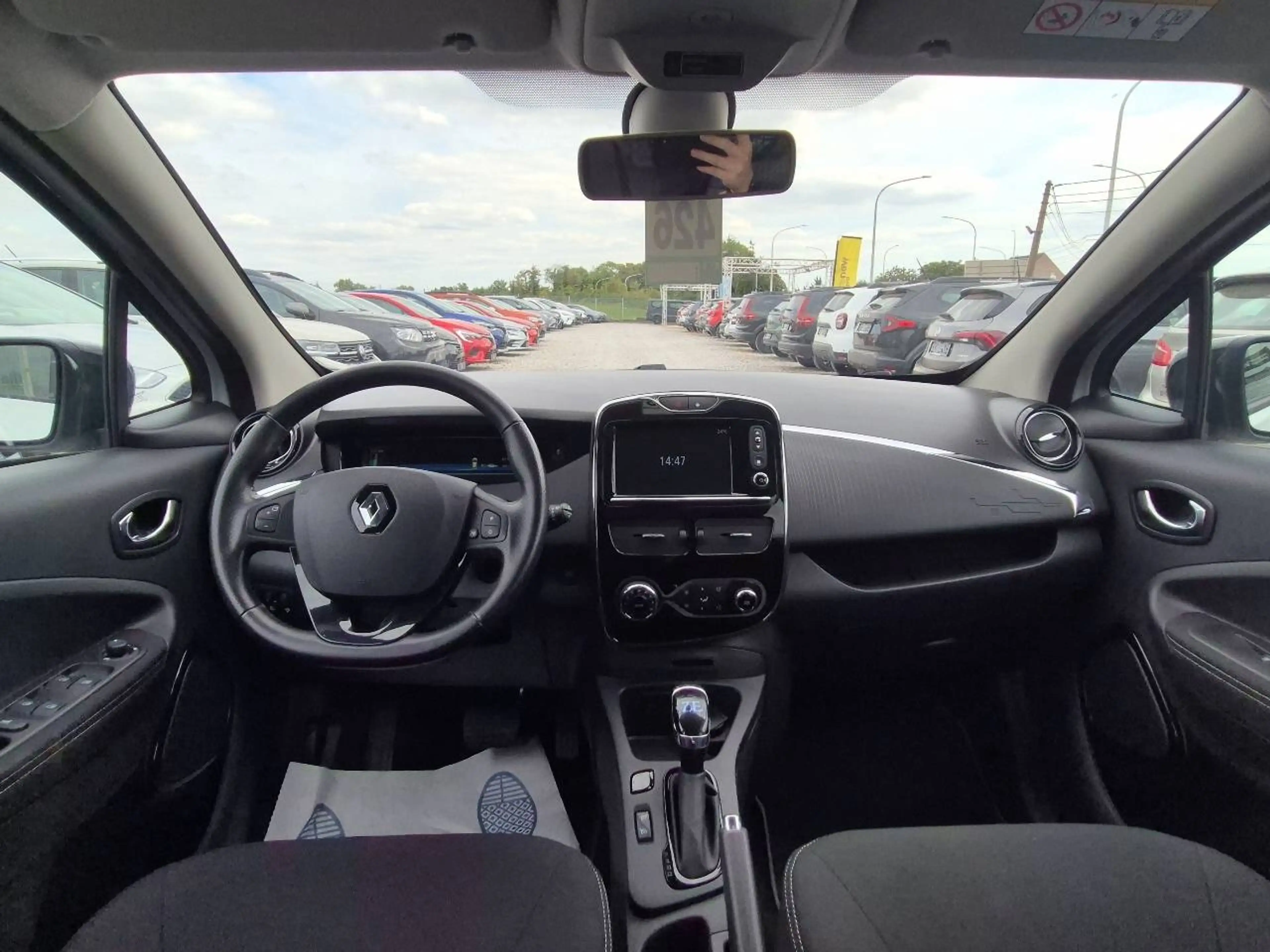 Renault ZOE Zoe 52 kWh R110 Life ZE50 B-rent — photo 6