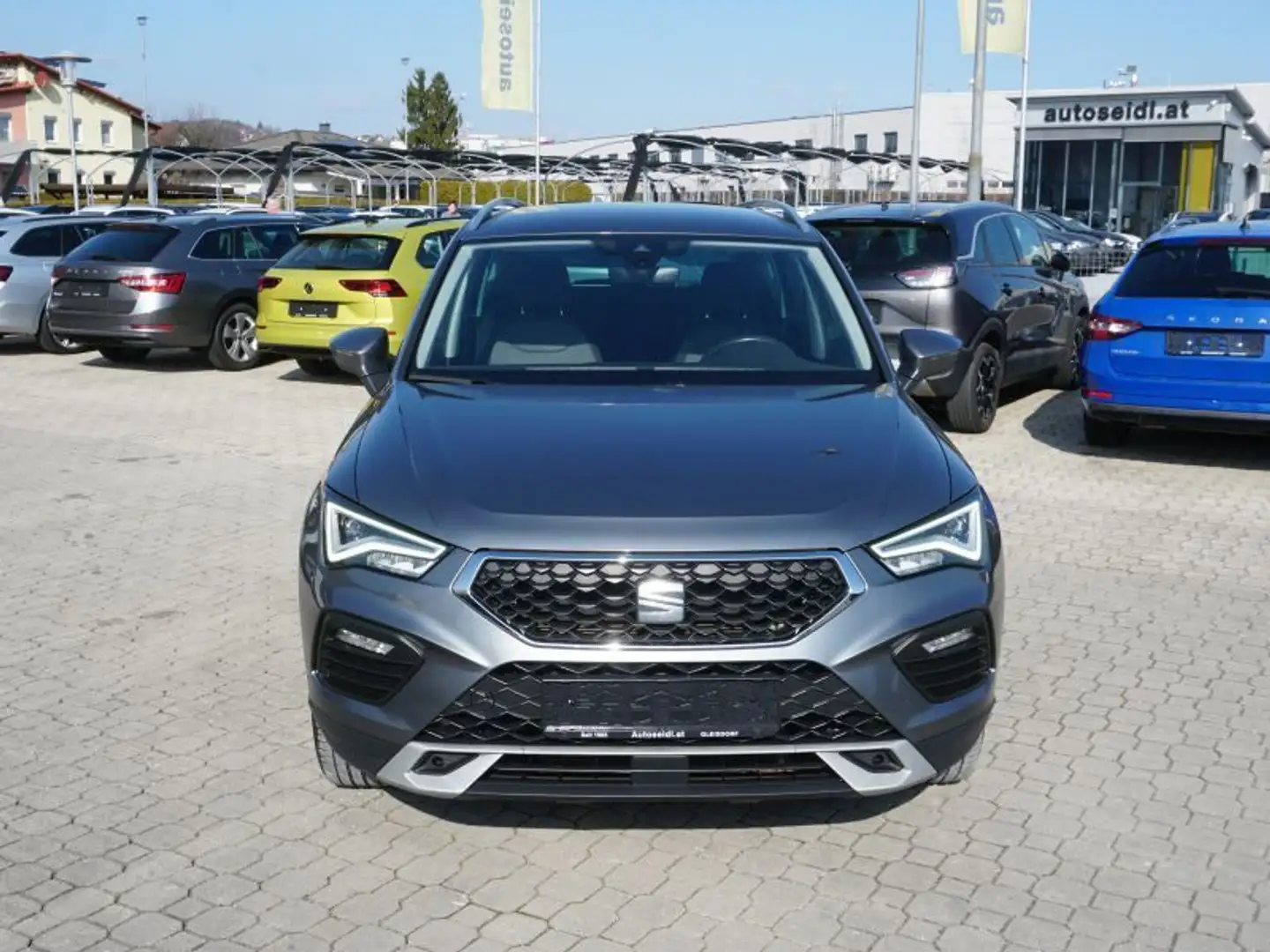 SEAT Ateca 2,0 Style TDI DSG *2023er+VIRTUAL+AHV* Grau - 2