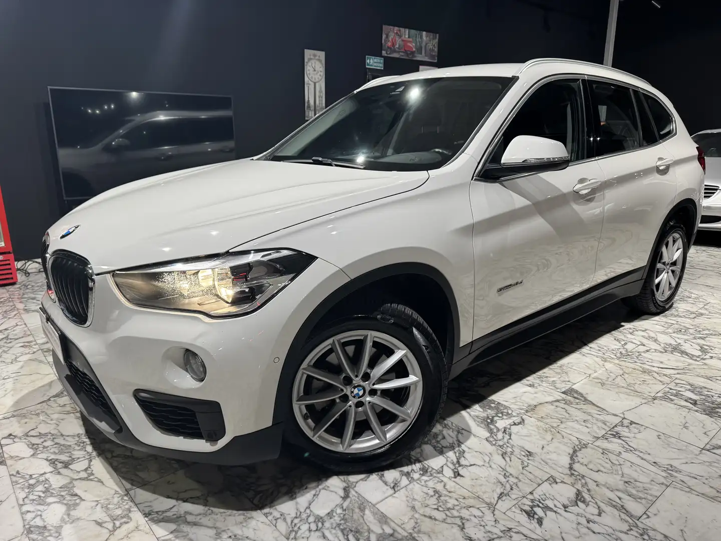 BMW X1 X1 sdrive18d Business Weiß - 1
