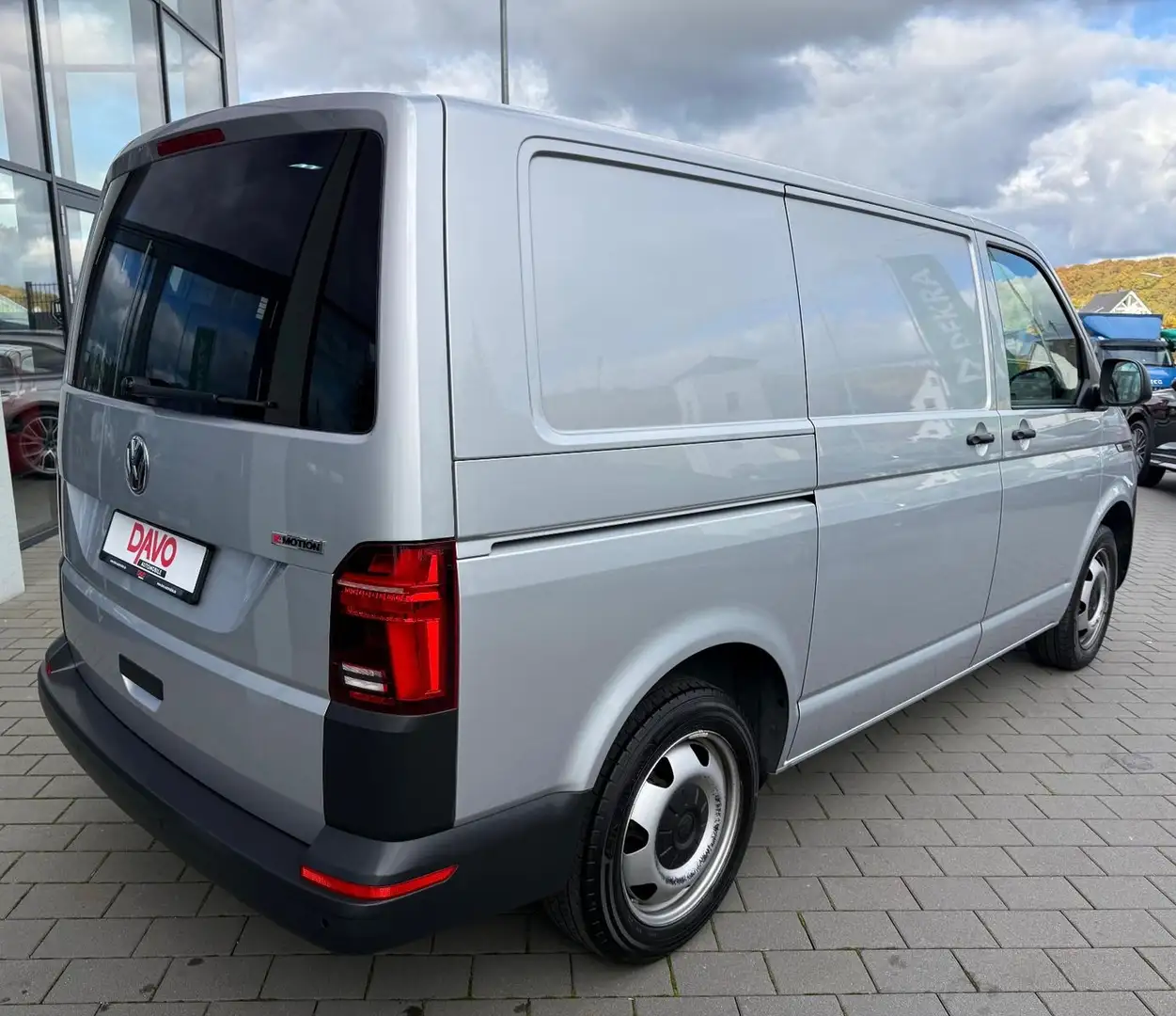 Volkswagen T6 Transporter T6.1 Transporter 2.0 TDI Komfort + 4Motion DSG Silber - 2