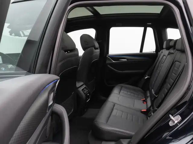 BMW X3 view 25