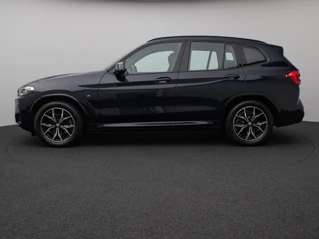 BMW X3 view 11