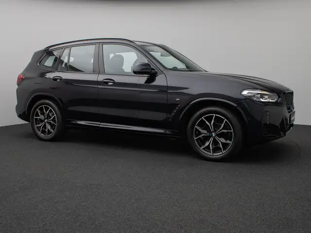 BMW X3 view 4