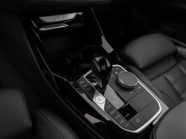 BMW X3 view 21
