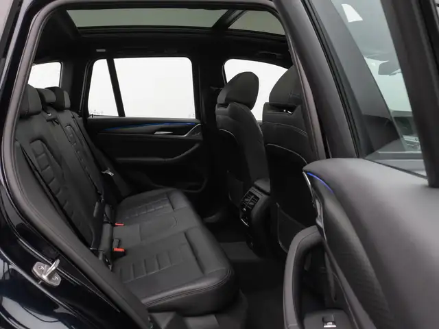 BMW X3 view 26