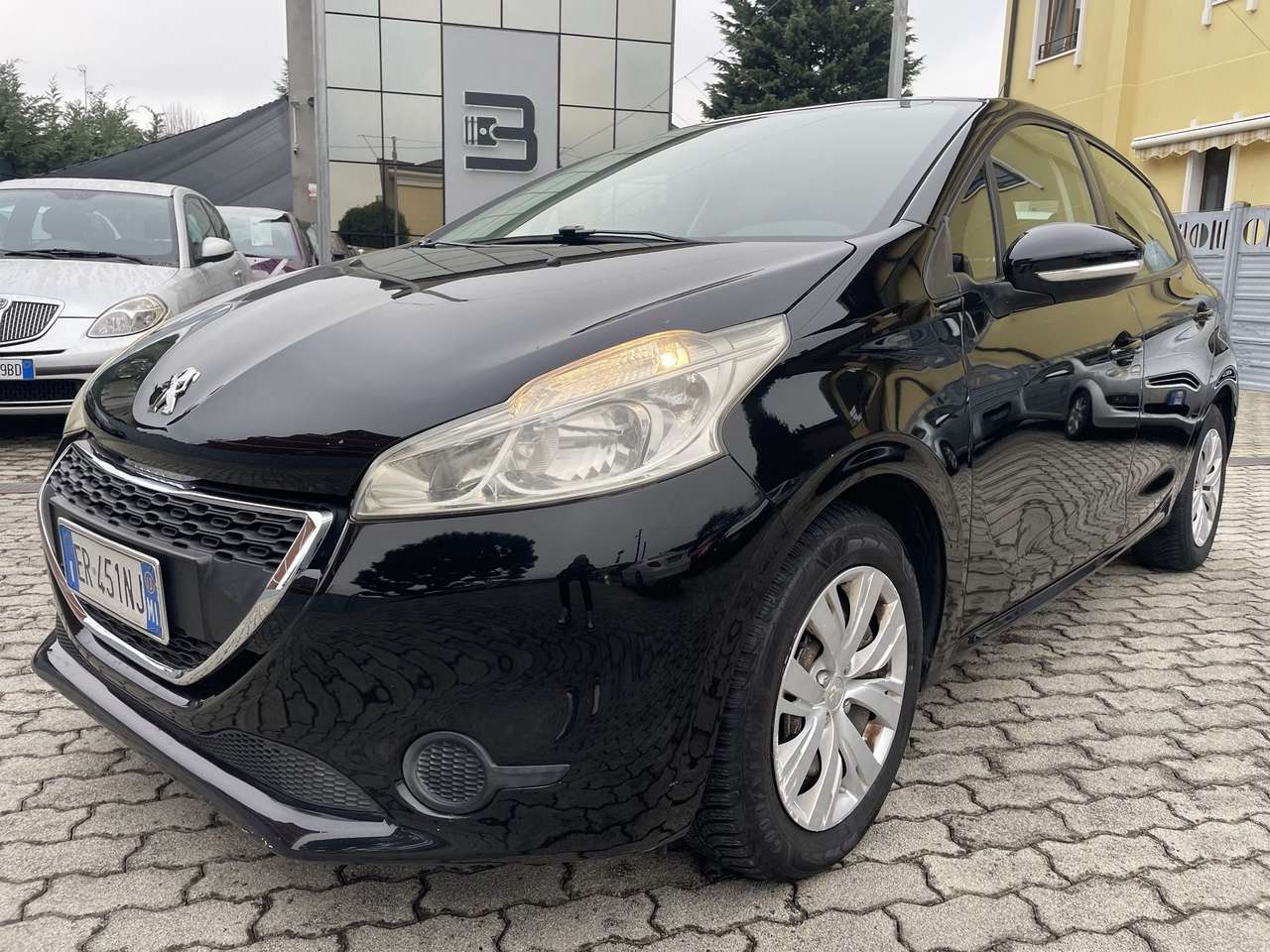 Peugeot 208 208 5p 1.2 puretech Active IDONEA NEOPATENTATI