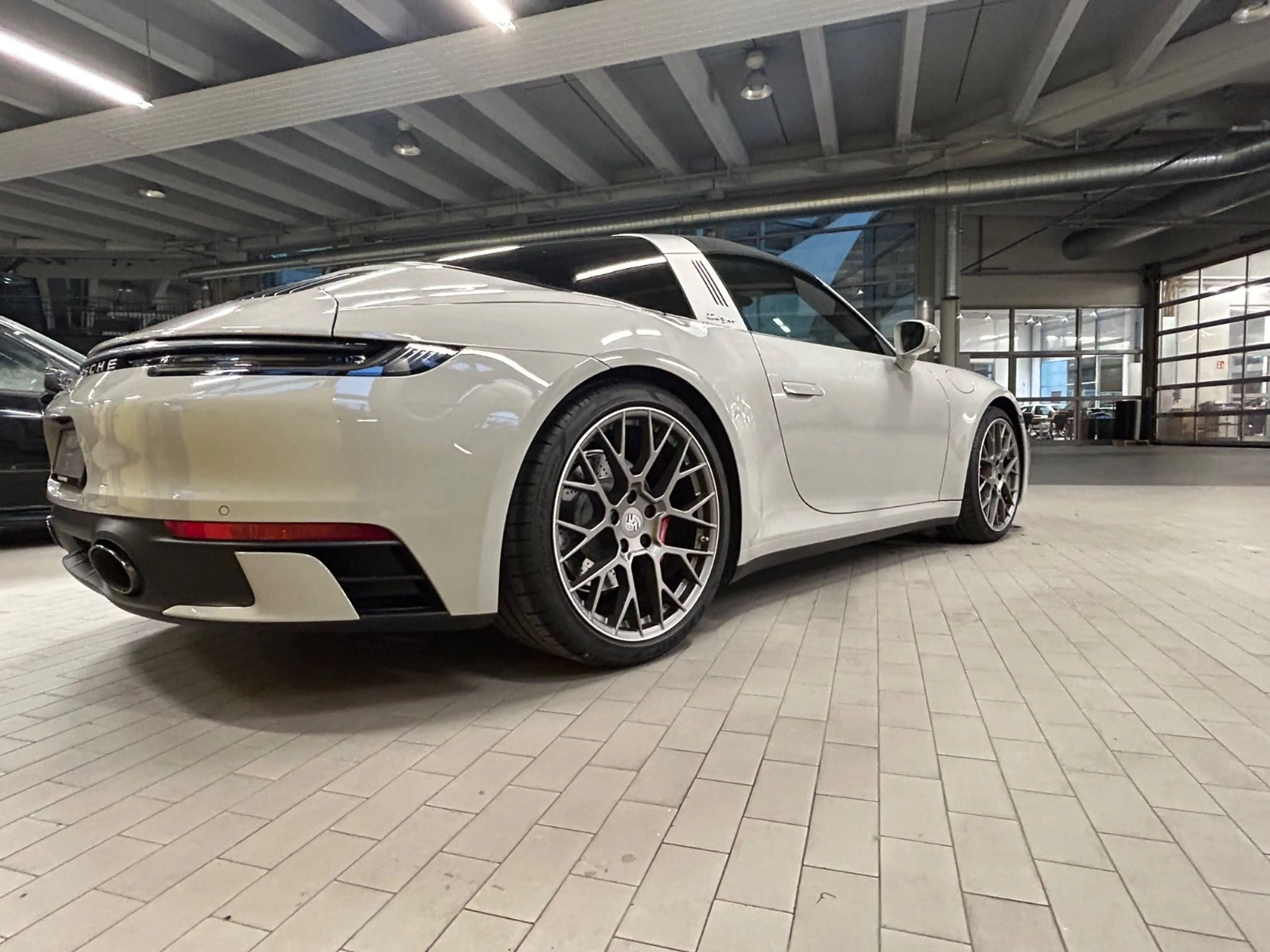 Porsche 992 911 Targa 4s — photo 14
