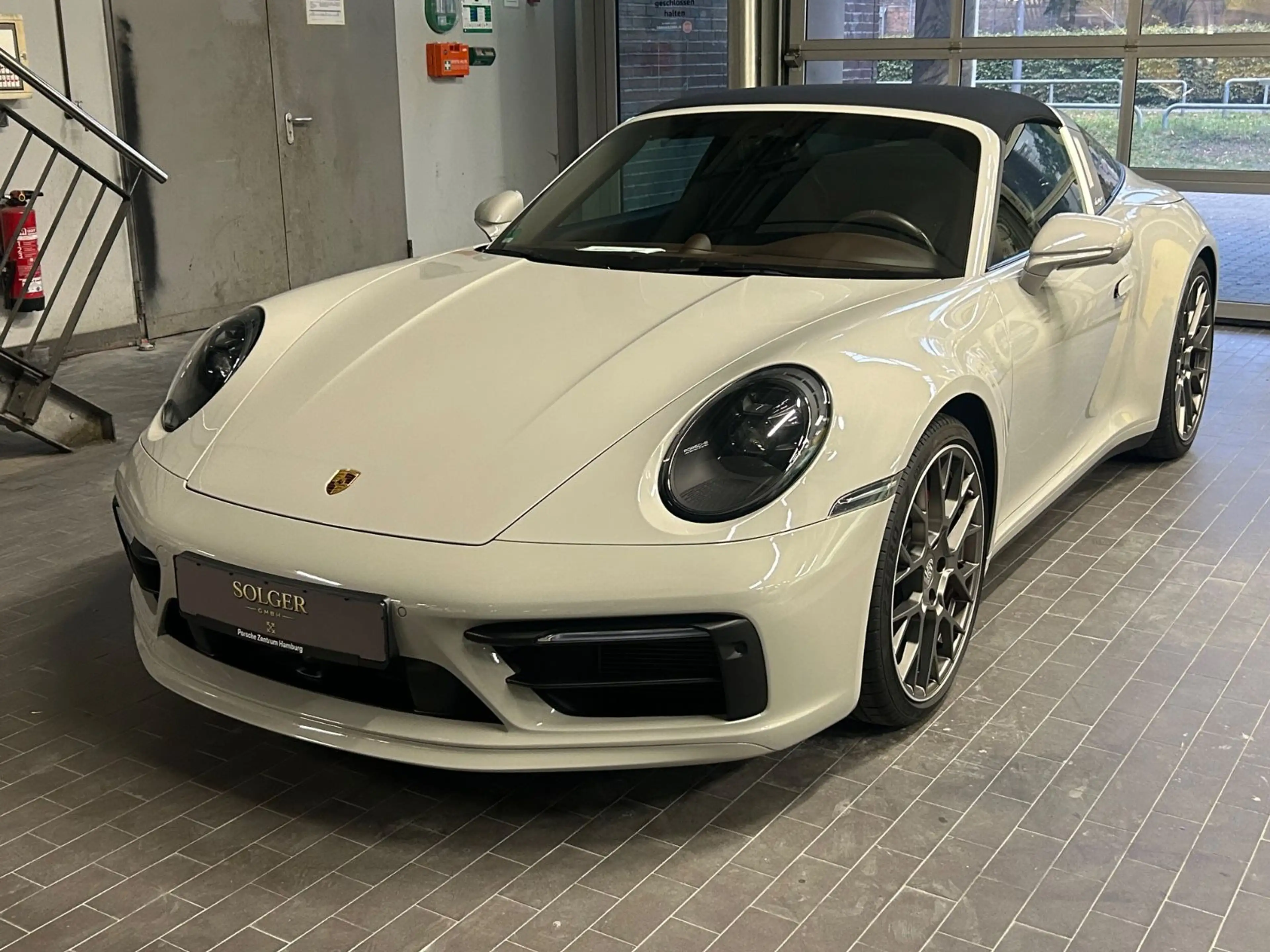Porsche 992 911 Targa 4s — photo 7
