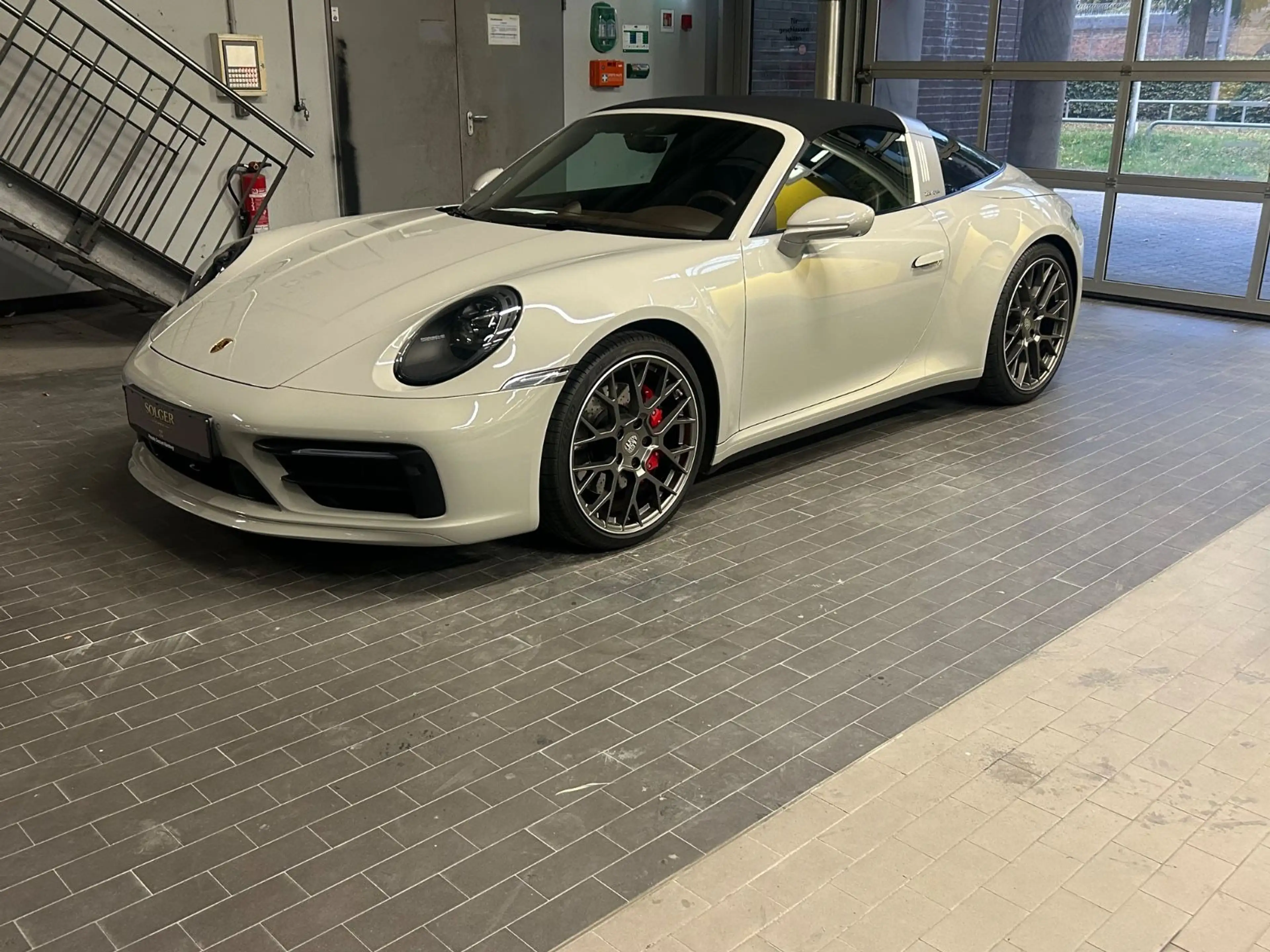 Porsche 992 911 Targa 4s — photo 8