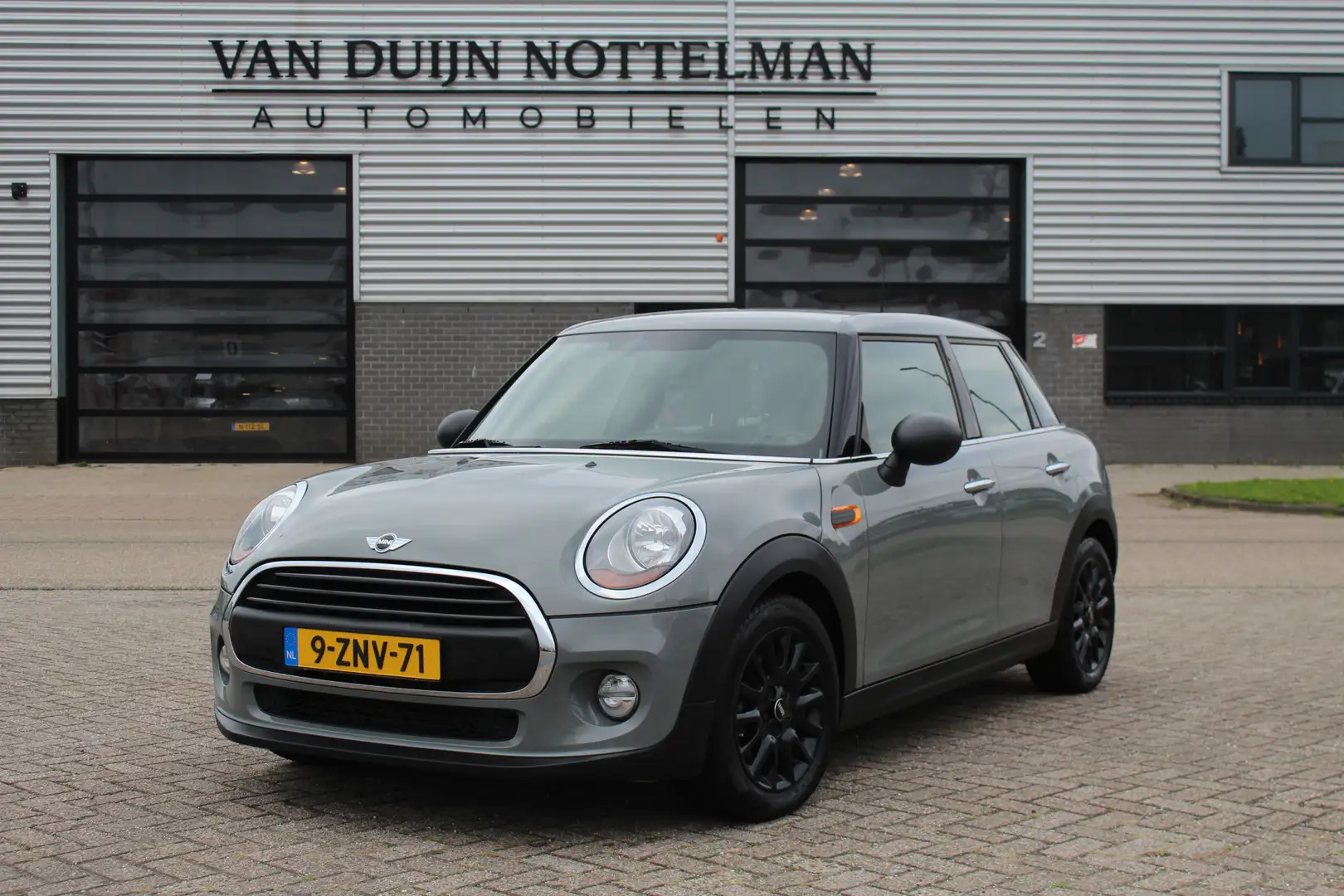 MINI One Mini 1.2 Business / Navigatie / Cruise / N.A.P. Gris - 1
