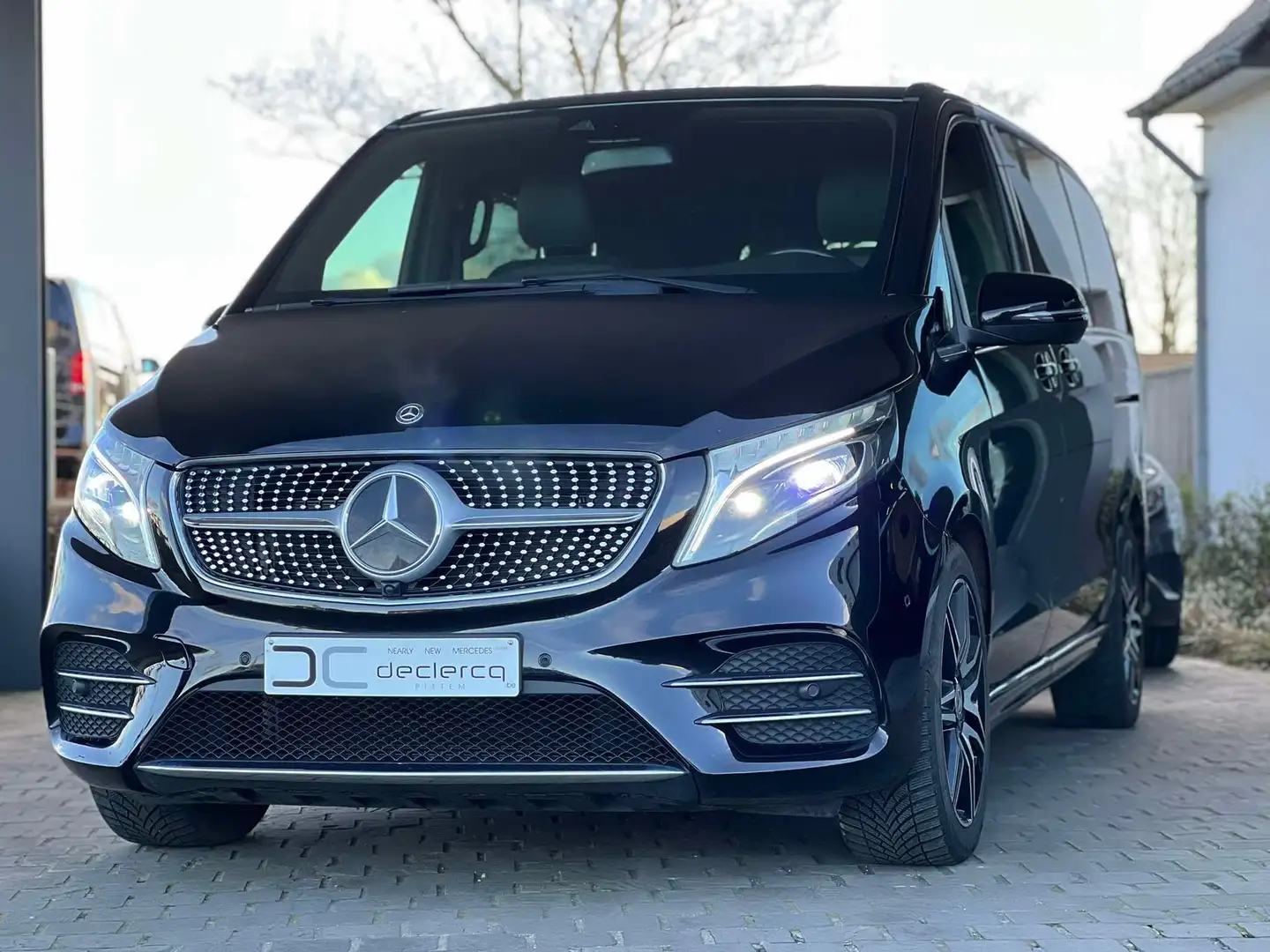 Mercedes-Benz V 300 d AMG Automaat 2020 lichtevracht leder trekhaak Negro - 1