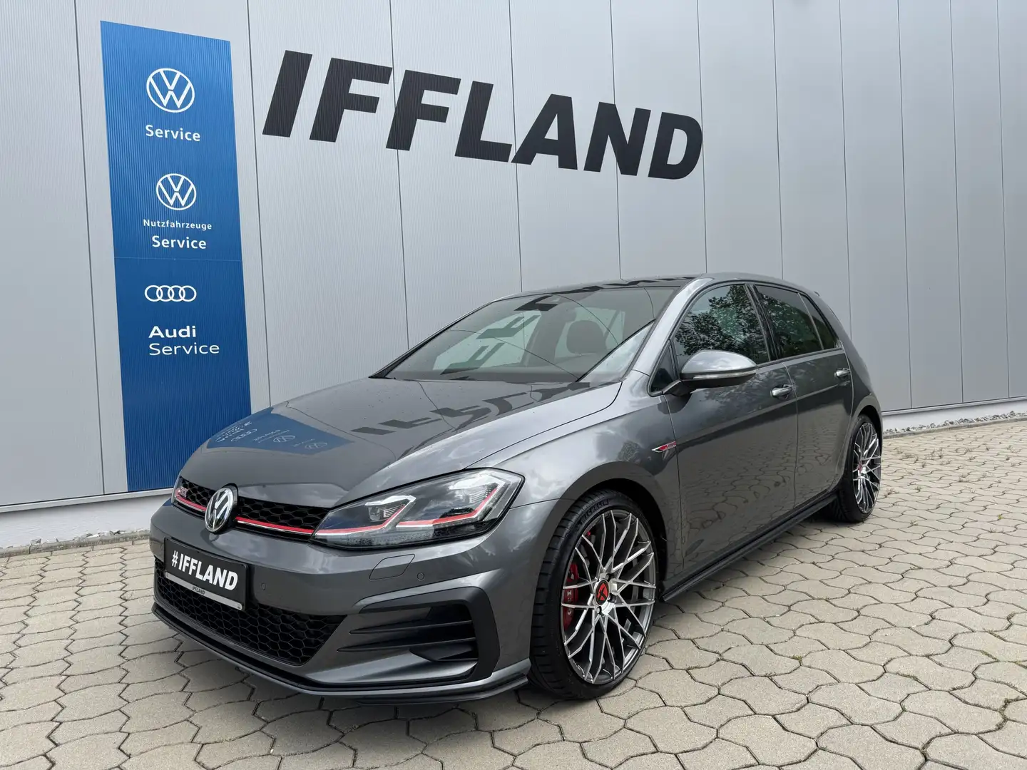 Volkswagen Golf GTI 2.0 TSI*Performance*AHK*Pano*LED*Keyless* Grau - 1