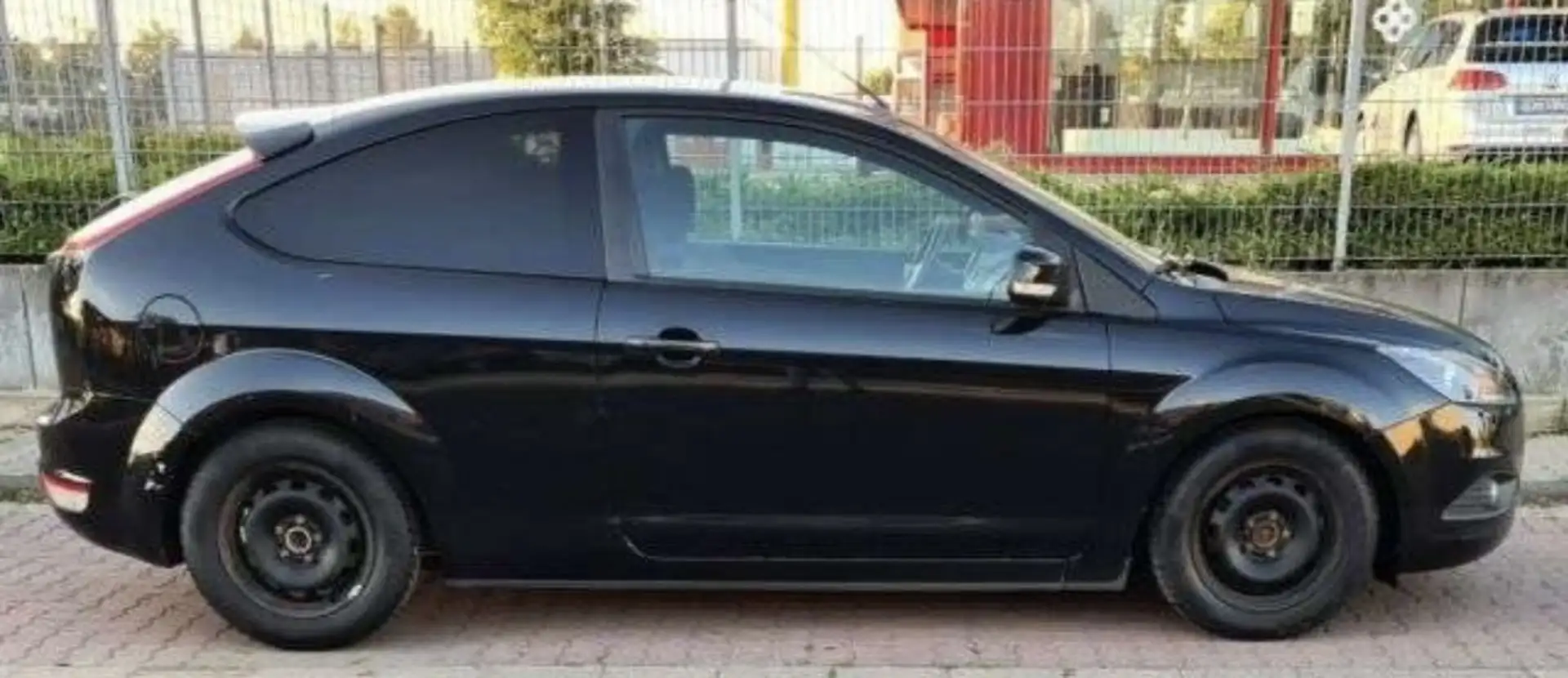 Ford Focus 1.6 16V Sport - 1