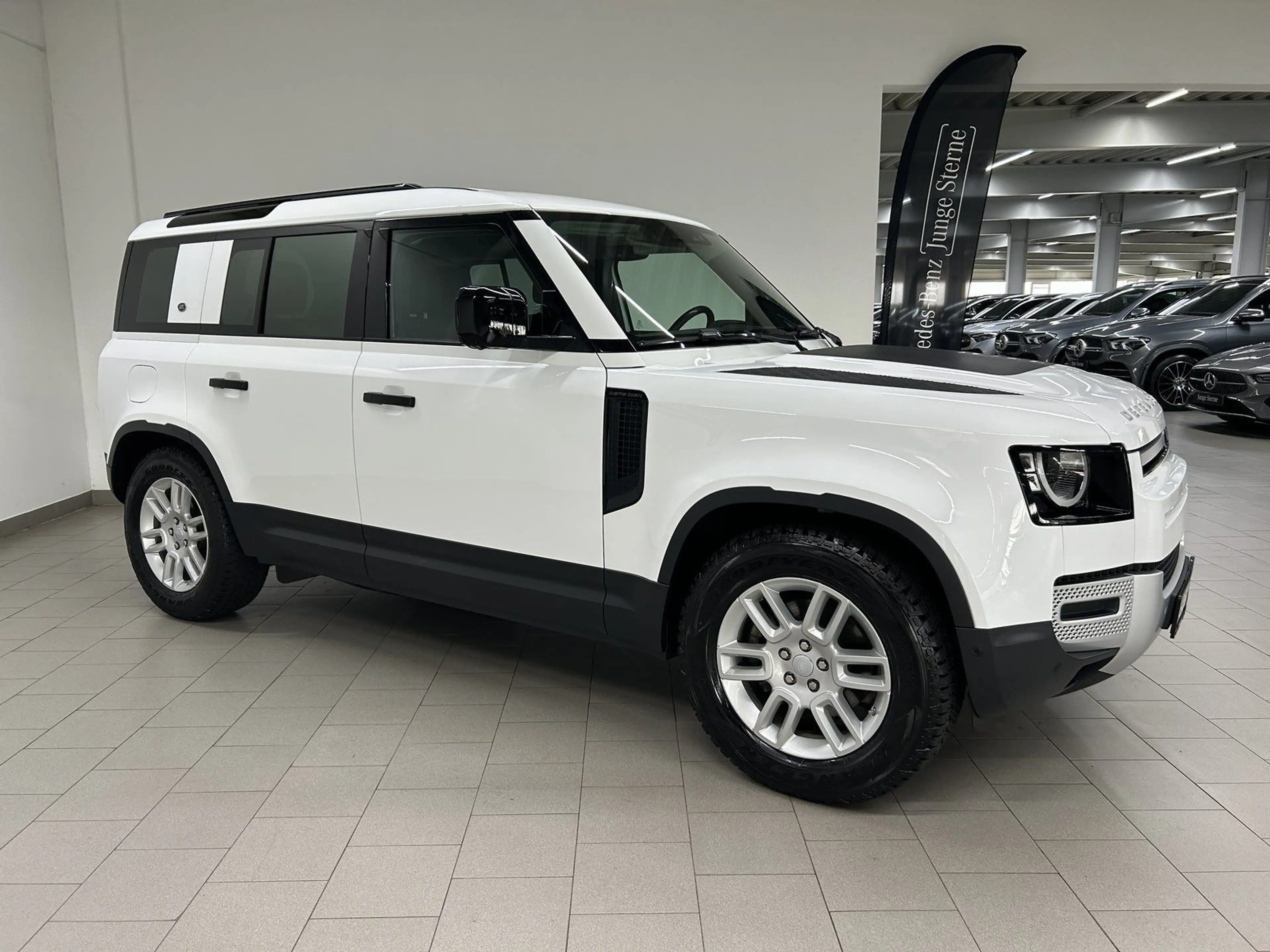 Land Rover Defender 110 S 2.0 D200 AWD AHK+LED+KAMERA+NAVI — photo 3