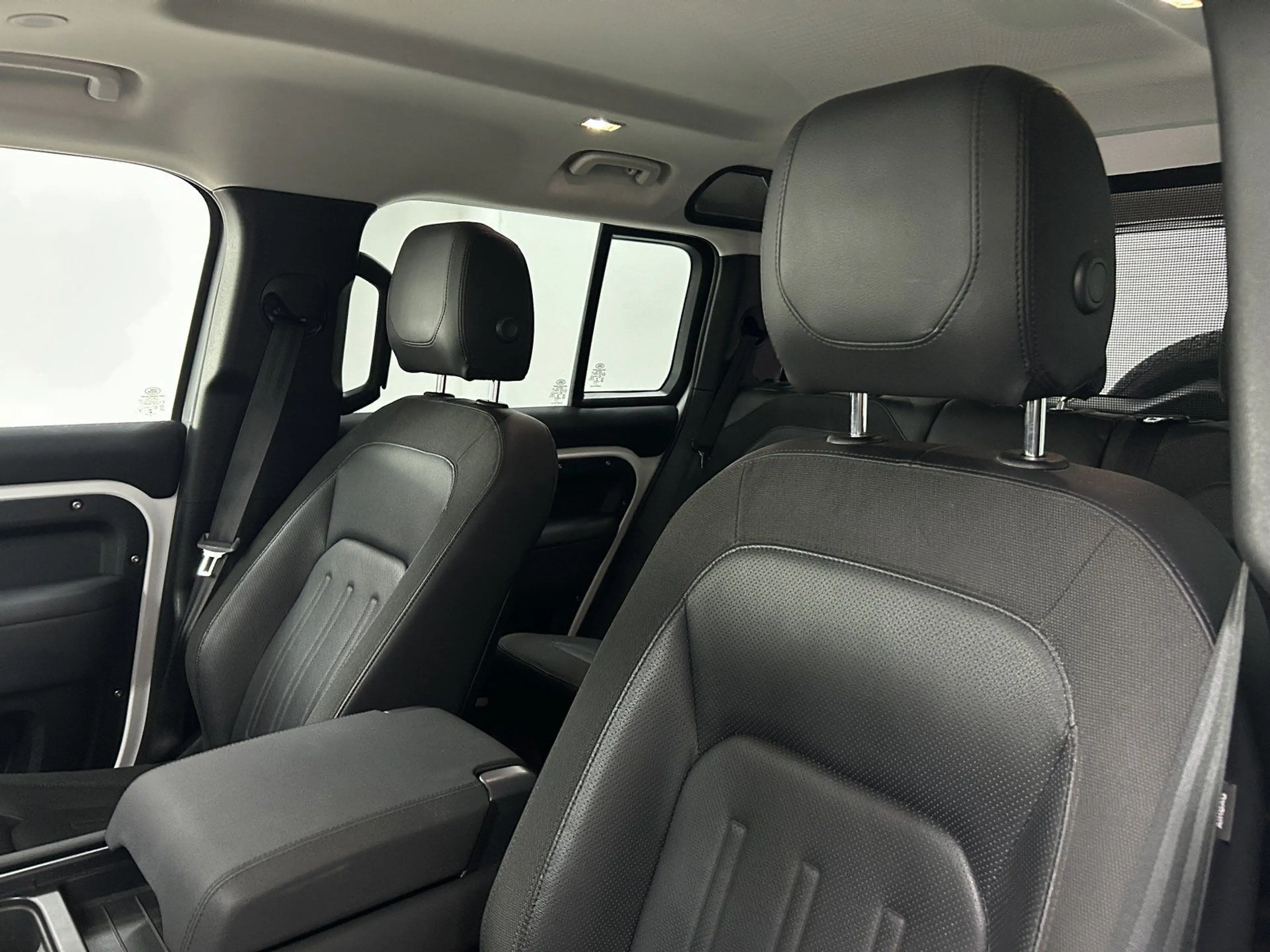 Land Rover Defender 110 S 2.0 D200 AWD AHK+LED+KAMERA+NAVI — photo 7