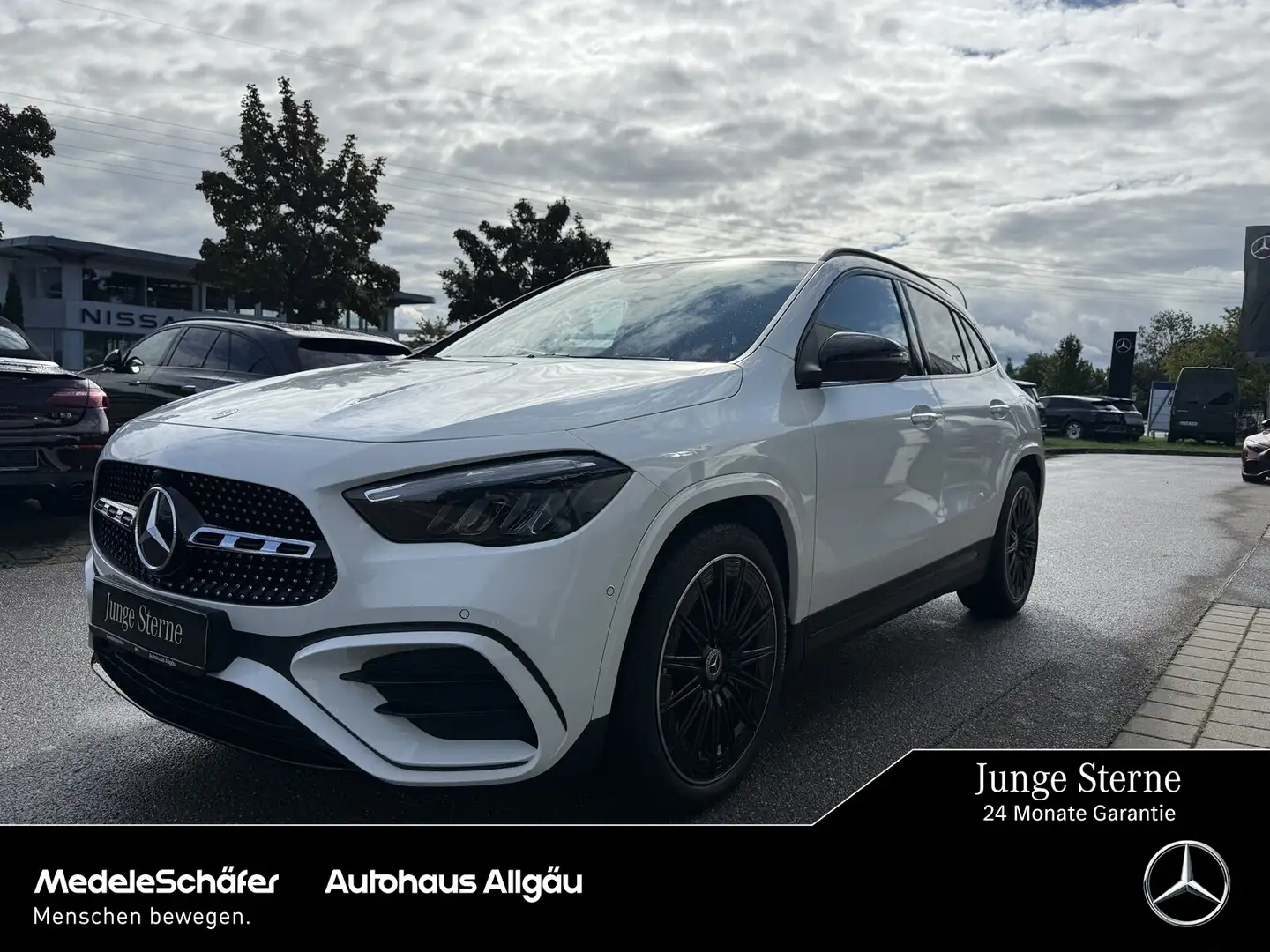 Mercedes-Benz GLA 200 GLA 200 AMG Night AHK Keyless Park Easy LED Sport Weiß - 1