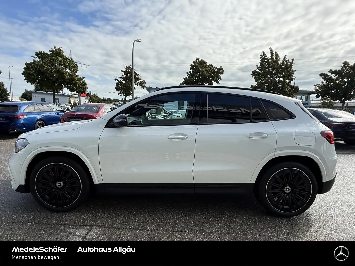 Mercedes-Benz GLA 200 GLA 200 AMG Night AHK Keyless Park Easy LED Sport Weiß - 2