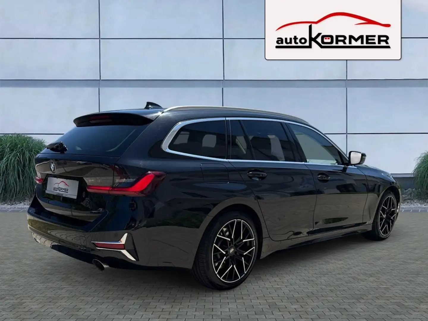 BMW 330 330d Touring Luxury Line Pano,Leder,HiFi,ACC,Navi Schwarz - 2