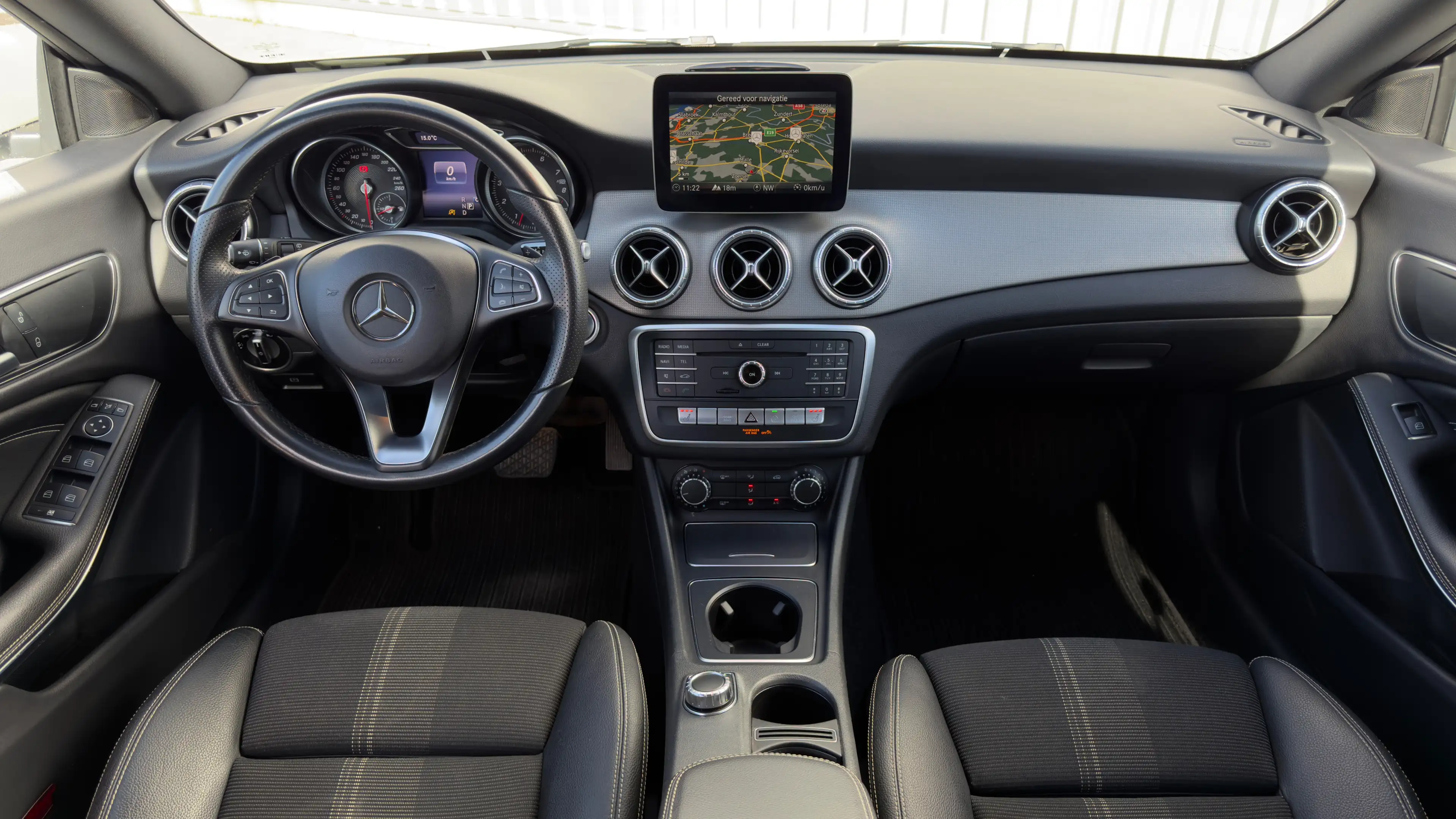 Mercedes-Benz CLA 180 CLA 180 Shooting Brake LED/Leder/Carplay/Camera — photo 10
