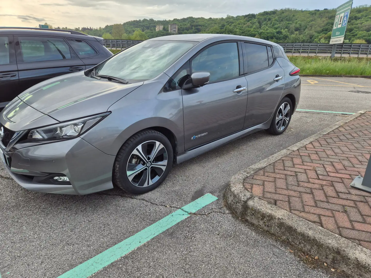 Nissan Leaf Leaf II 2018 Business 40kWh 150cv Grigio - 1