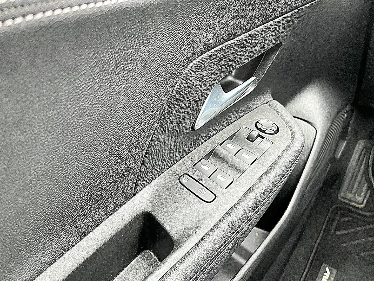 Opel Mokka GS Line 1,2 Navi/SHZ/Kamera Schwarz - 2