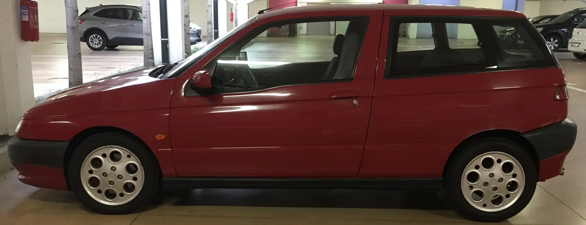 Alfa Romeo 145 145 Quadrifoglio Rot - 1