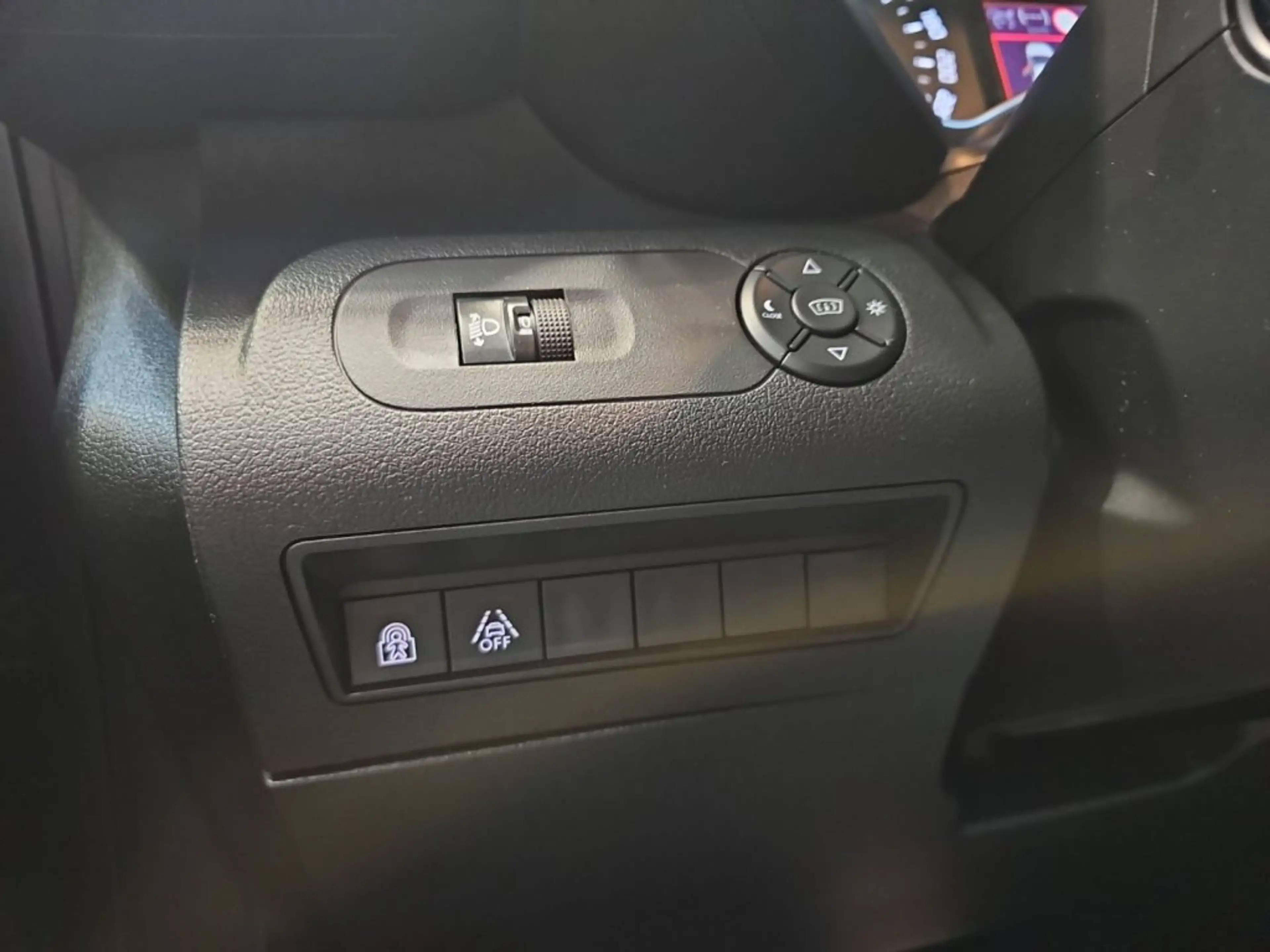 Citroen Berlingo HDI 130 Shine Aut. XL 7 Sitze mit AHK — photo 14