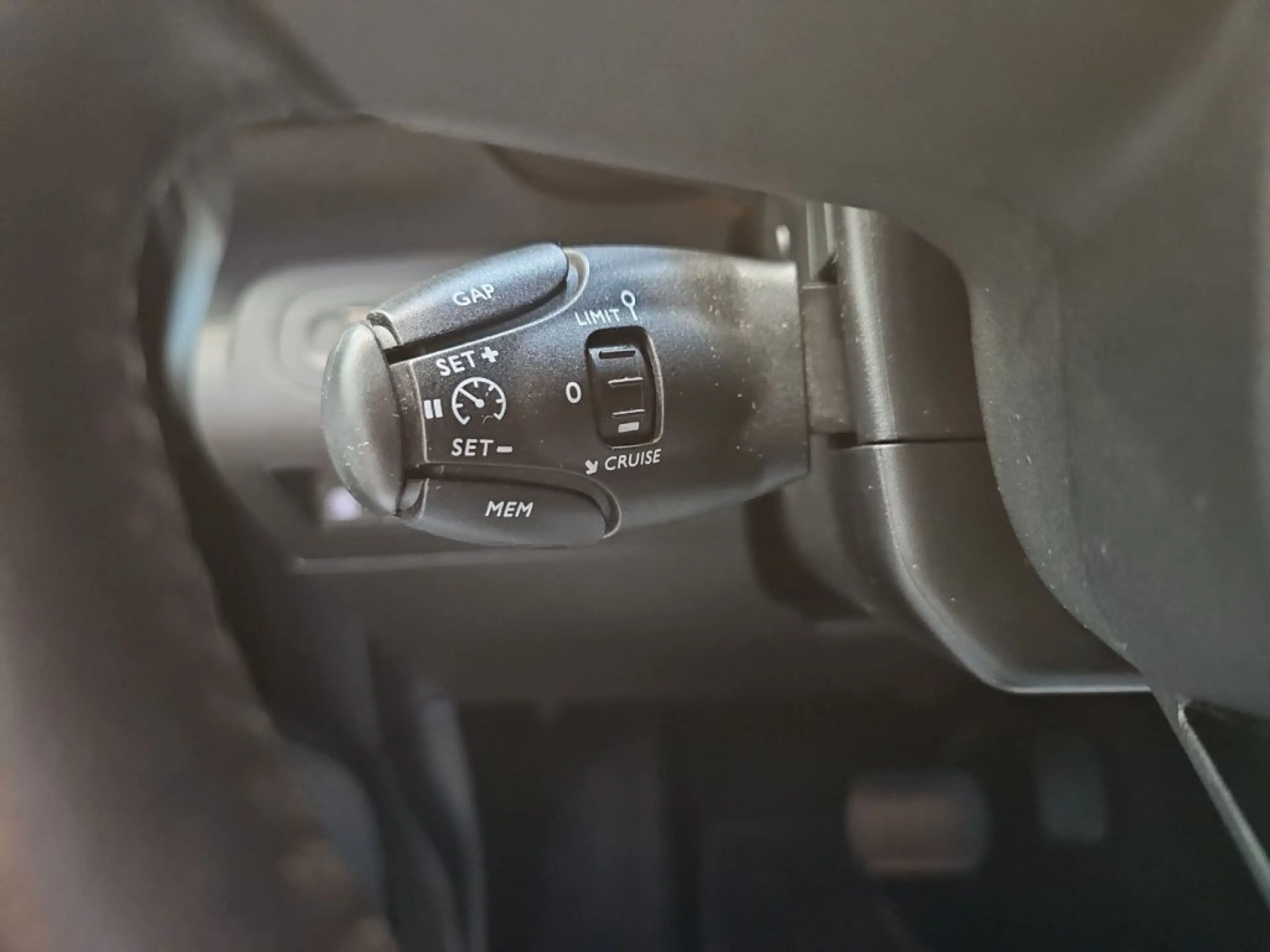Citroen Berlingo HDI 130 Shine Aut. XL 7 Sitze mit AHK — photo 15