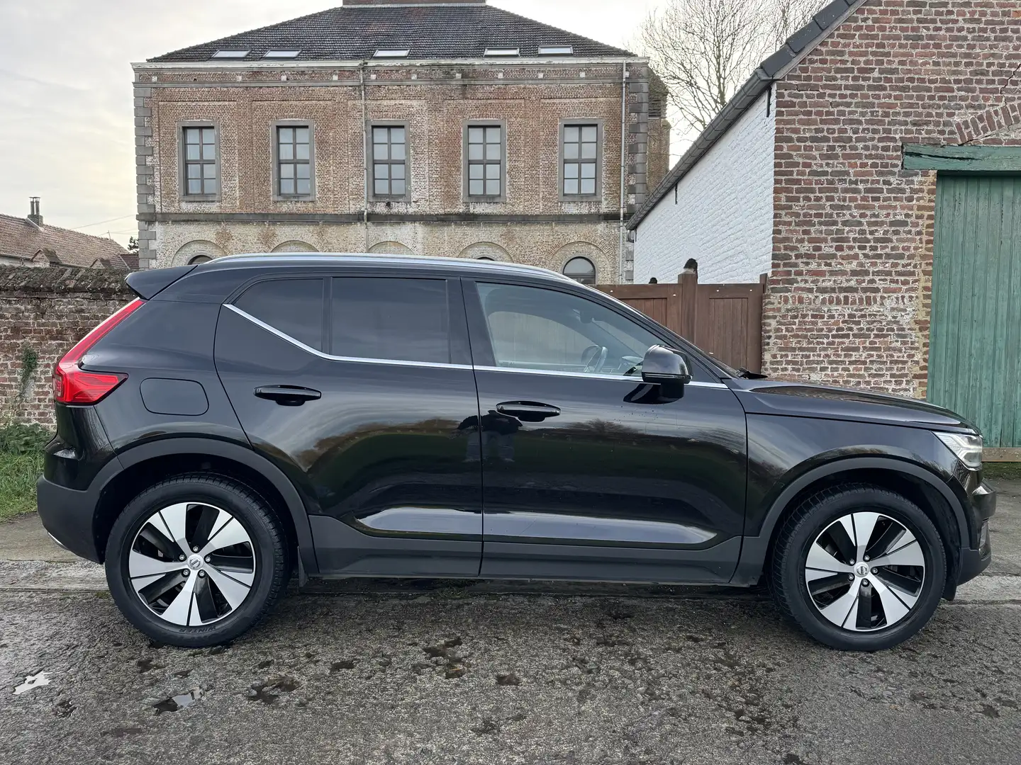 Volvo XC40 D3 Geartronic Inscription *PANO*CUIR* Noir - 2