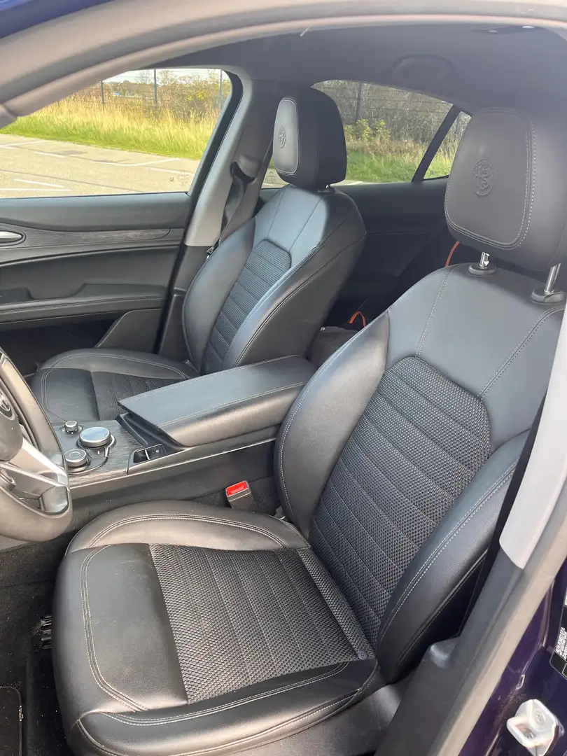 Alfa Romeo Stelvio Stelvio 2.0 T AWD B-Tech Blauw - 2