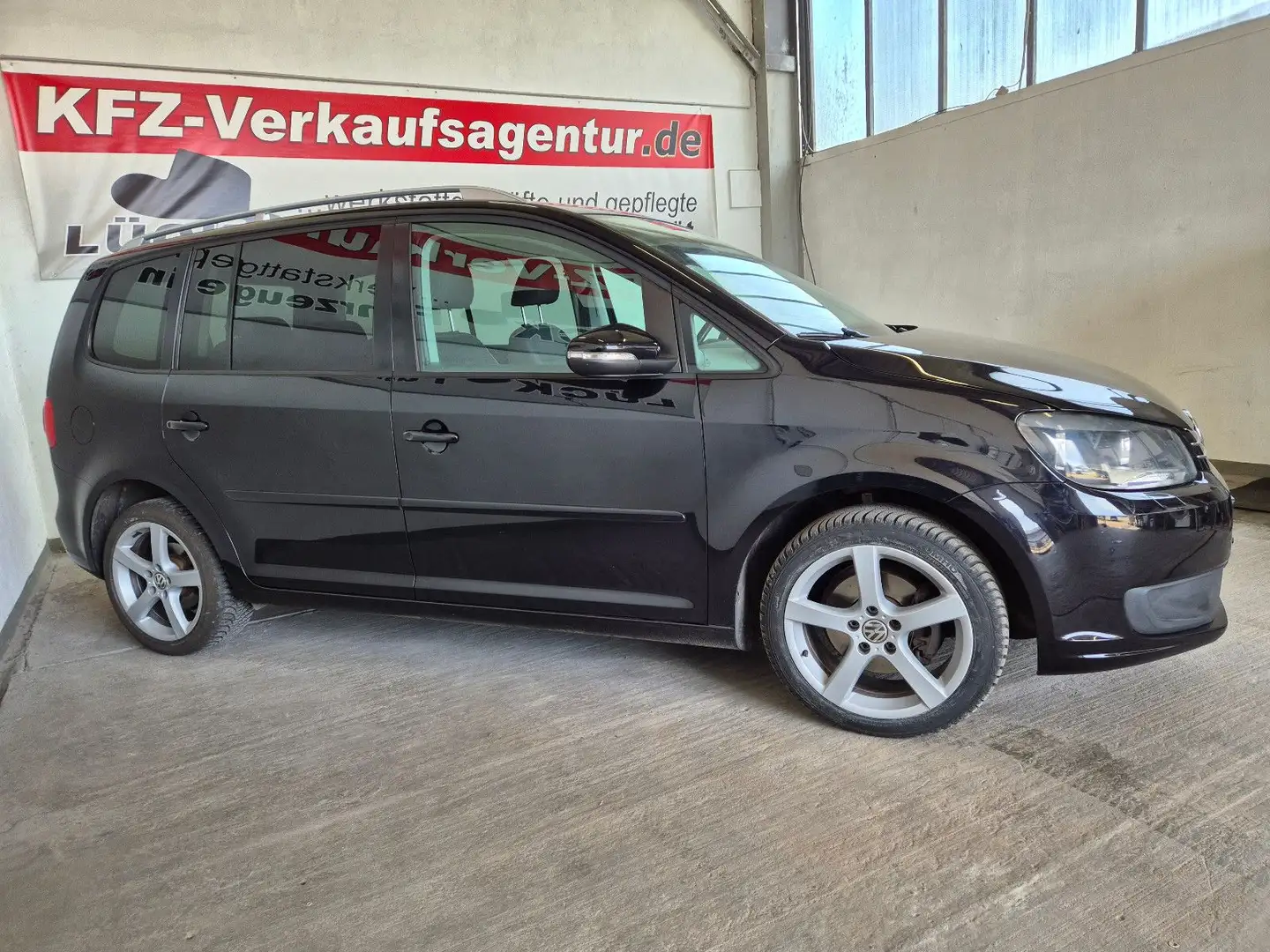 Volkswagen Touran Comfortline, inkl. 1. Jahr Garantie Zwart - 2