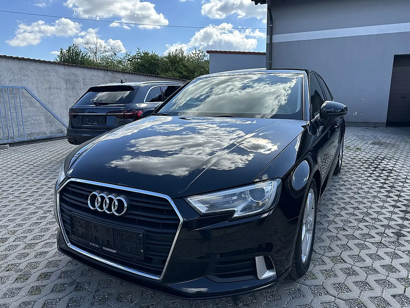 Audi A3 1,6 TDI sport Schwarz - 1
