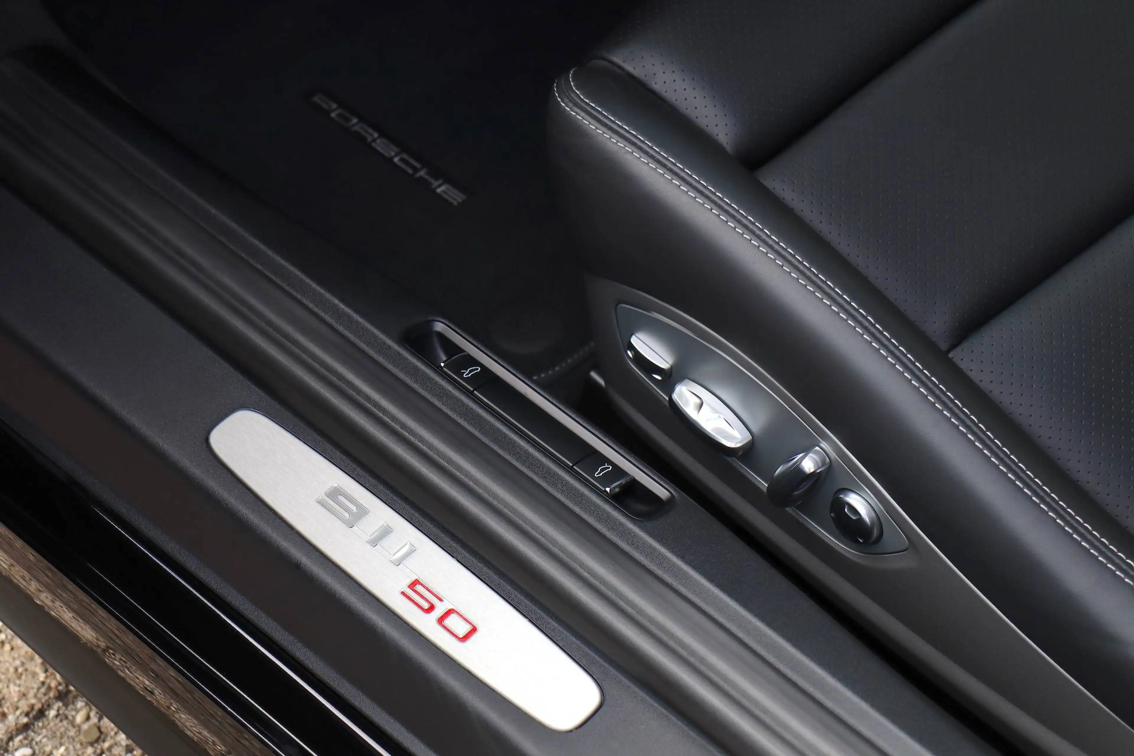 Porsche 991 Carrera 2 S PDK - 50th ANNIVERSARY !! LIMITED EDITION !! AS NEW !! — photo 17