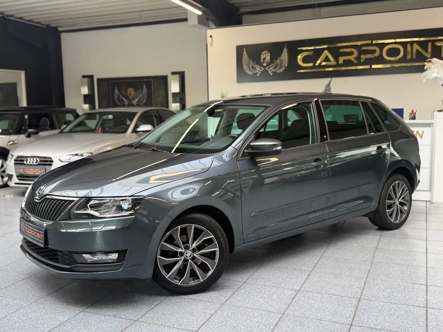 Skoda Rapid/Spaceback Spaceback Drive/Xenon/PDC/ Grau - 2