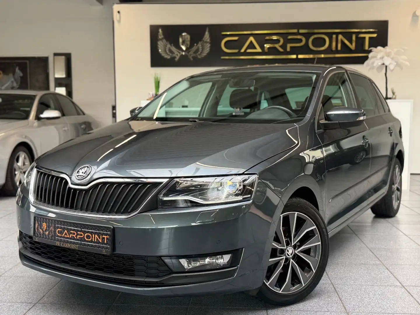 Skoda Rapid/Spaceback Spaceback Drive/Xenon/PDC/ Grau - 1