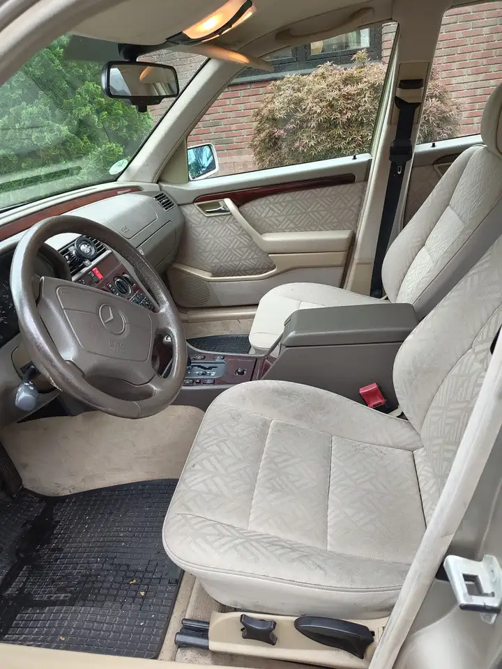 Mercedes-Benz C 180 Elegance, foto 4