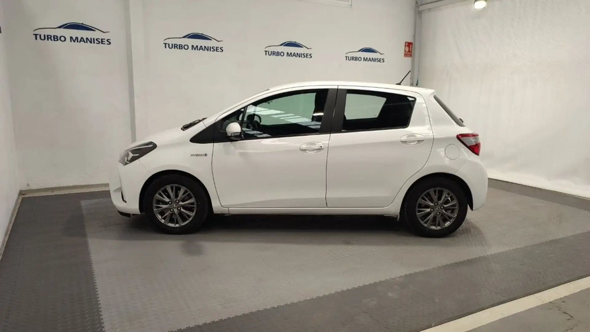 Toyota Yaris 1.5 Hybrid Active Jaune - 2