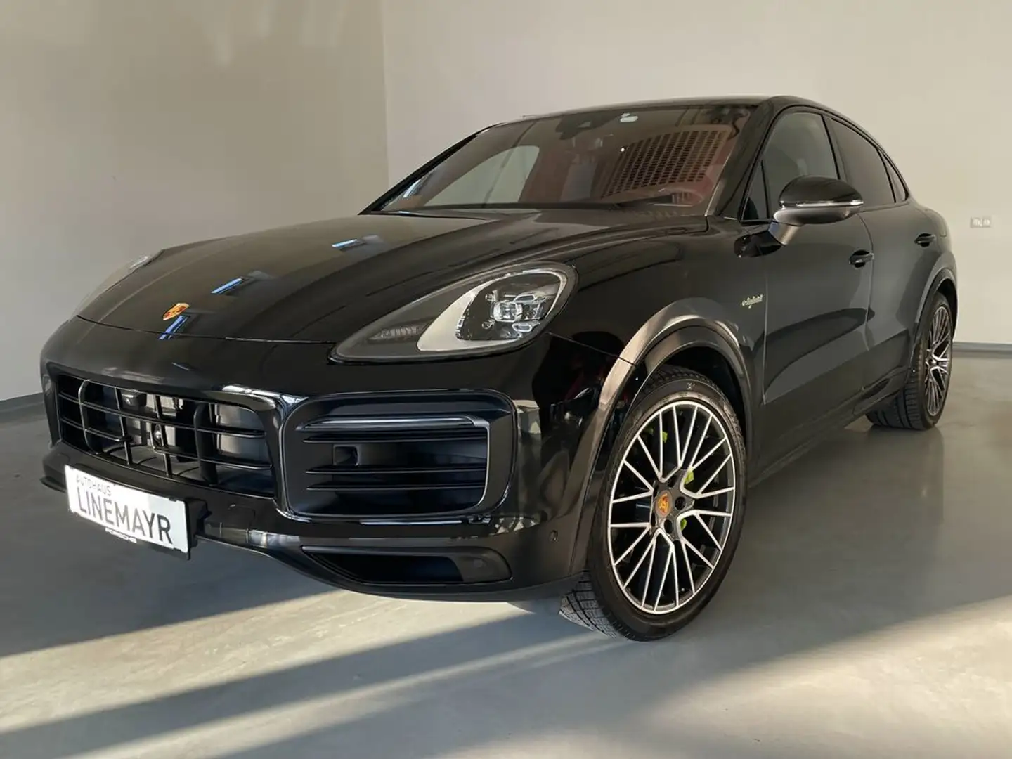 Porsche Cayenne E-Hybrid Coupe Schwarz - 1