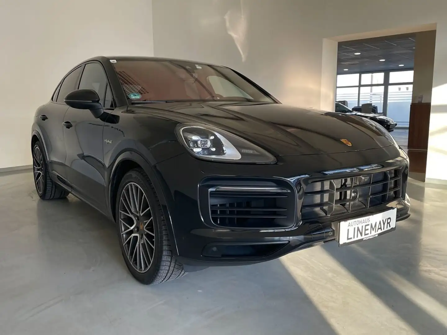 Porsche Cayenne E-Hybrid Schwarz - 2