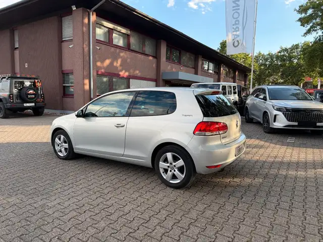 Volkswagen Golf view 4