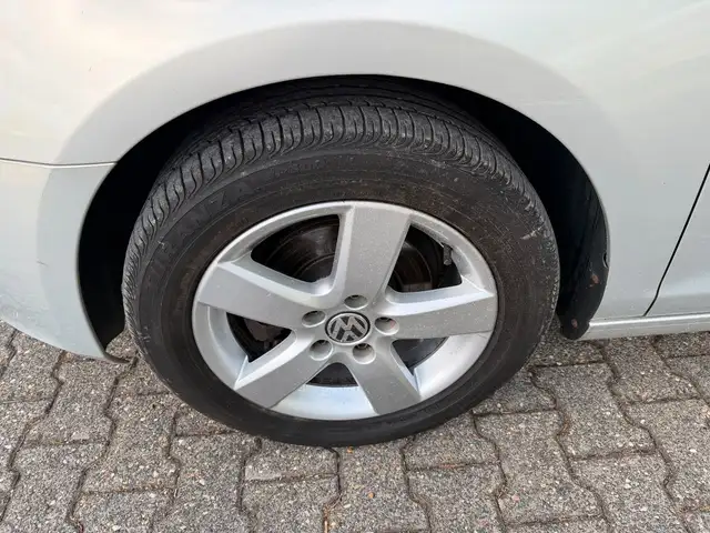 Volkswagen Golf view 12