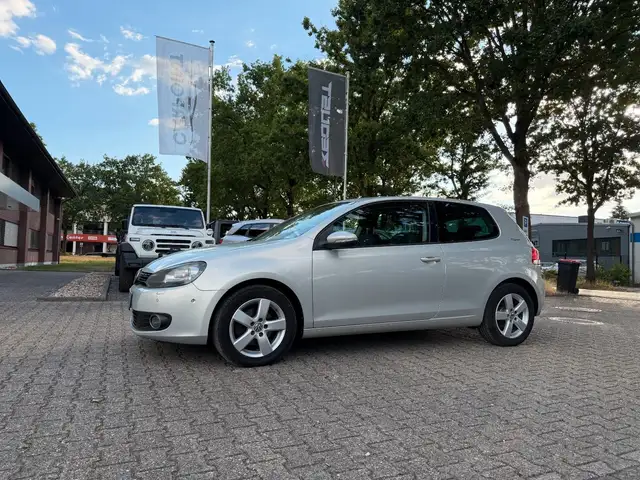 Volkswagen Golf view 2