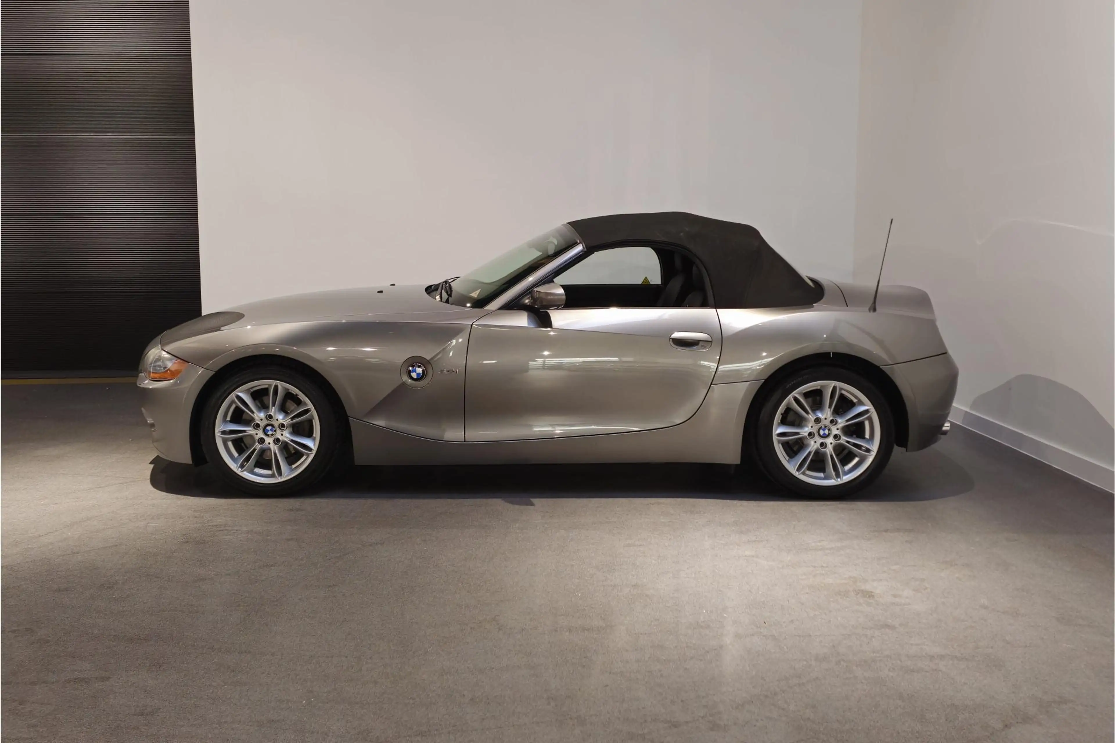 BMW Z4 Roadster 3.0i S — photo 11