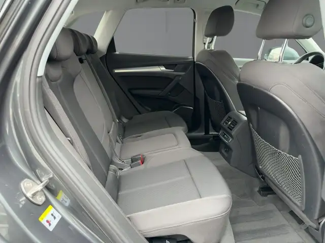 Audi Q5 view 13