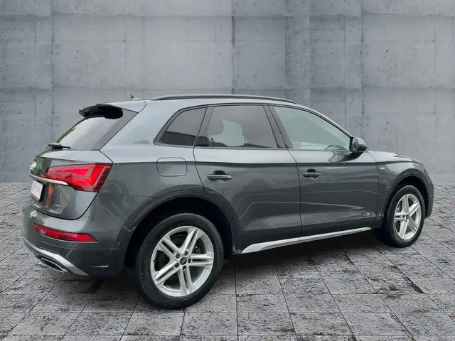 Audi Q5 view 6