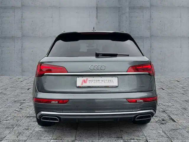 Audi Q5 view 5