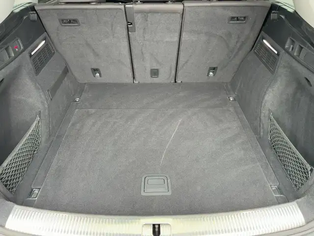 Audi Q5 view 14