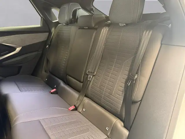 Peugeot 3008 view 13