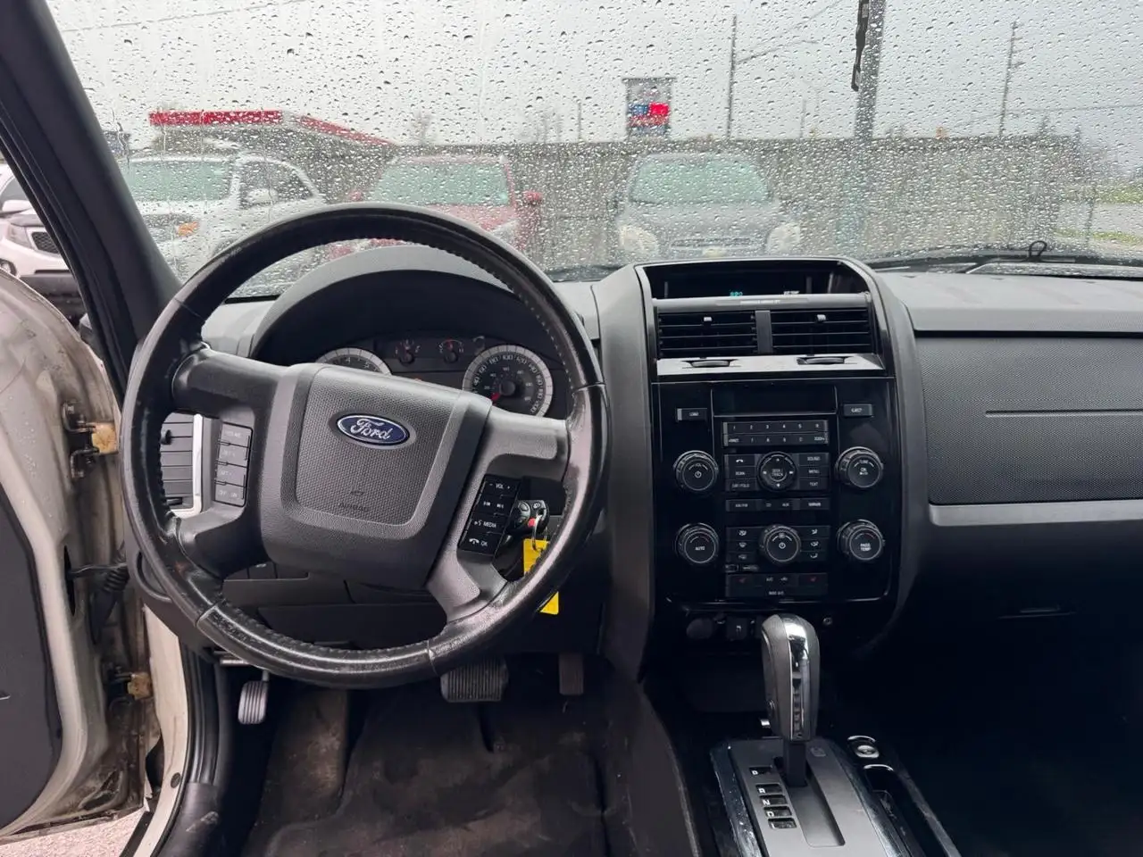 Ford Escape снимка Ford Escape